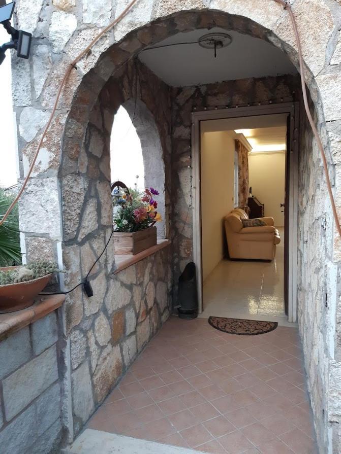 门塔纳La Casa Tra Gli Ulivi Di Fonte Nuova 2别墅 外观 照片